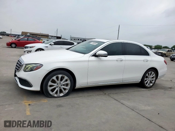 2017 Mercedes-Benz E 300 Luxury z VIN WDDZF4JBXHA191533, wystawiony jako Copart lot #57439265 z przebiegiem 93 125 mil mil oraz Czysty tytuł • Clean title. Historia ofert i sprzedaży dostępna na DreamBid. Obrazek 1.