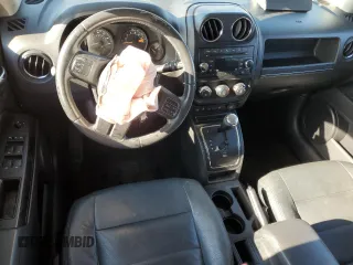 2016 Jeep Patriot Latitude z VIN 1C4NJPFAXGD640313, wystawiony jako Copart lot #41603235 z przebiegiem 112 119 mil mil oraz Szkoda całkowita • Salvage title. Historia ofert i sprzedaży dostępna na DreamBid. Obrazek 8.