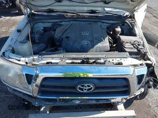 2008 Toyota Tacoma PreRunner with VIN 5TEJU62N38Z560157, listed as a IAAI auction lot 41608600 with 216,045 mi miles. Bid and sale history available at carsss.com. Image 10.