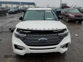 2024 Ford Explorer XLT with VIN 1FMSK8DH6RGA56655, listed as a Copart auction lot 42824575 with 18,789 mi miles and Clean Title. Bid and sale history available at carsss.com. Image 5.