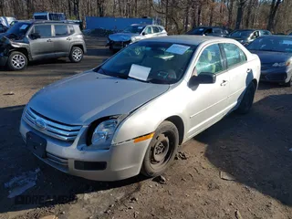 2008 Ford Fusion S with VIN 3FAHP06ZX8R181470, listed as a IAAI auction lot 41573211 with 249,337 mi miles. Bid and sale history available at carsss.com. Image 2.
