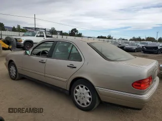 1998 Mercedes-Benz E-Class with VIN WDBJF65F2WA655345, listed as a Copart auction lot 81638574 with 159,554 mi miles and Clean Title. Bid and sale history available at carsss.com. Image 2.