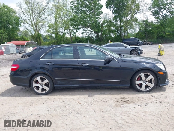 2011 Mercedes-Benz E 350 Luxury z VIN WDDHF8HB0BA269785, wystawiony jako IAAI lot #42120896 z przebiegiem 170 433 mil mil oraz . Historia ofert i sprzedaży dostępna na DreamBid. Obrazek 13.