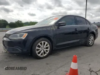 2013 Volkswagen Jetta SE z VIN 3VWDP7AJ6DM298471, wystawiony jako Copart lot #54272225 z przebiegiem 159 518 mil mil oraz Czysty tytuł • Clean title. Historia ofert i sprzedaży dostępna na DreamBid. Obrazek 1.