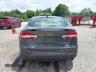 2020 Ford Fusion SE z VIN 3FA6P0HD6LR160147, wystawiony jako IAAI lot #42499983 z przebiegiem 73 971 mil mil oraz . Historia ofert i sprzedaży dostępna na DreamBid. Obrazek 17.