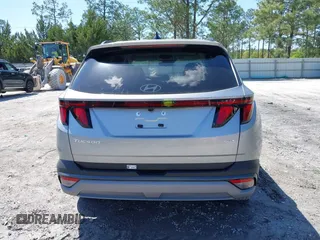2025 Hyundai Tucson SEL with VIN 5NMJBCDE2SH508852, listed as a IAAI auction lot 41988572 with 1,411 mi miles. Bid and sale history available at carsss.com. Image 16.