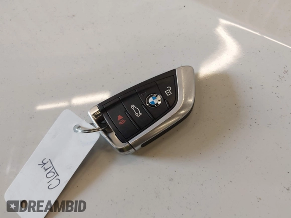 2015 BMW X5 xDrive50i z VIN 5UXKR6C50F0J76255, wystawiony jako IAAI lot #42104019 z przebiegiem 74 400 mil mil oraz . Historia ofert i sprzedaży dostępna na DreamBid. Obrazek 11.