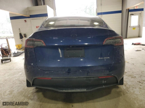 2024 Tesla Model Y Long Range with VIN 7SAYGDEE2RA281579, listed as a Copart auction lot 47292525 with 18,809 mi miles and Salvage Title. Bid and sale history available at carsss.com. Image 6.