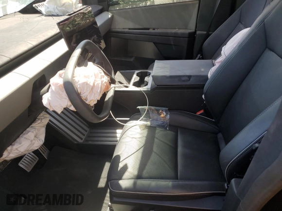 2024 Tesla Cybertruck Cyberbeast z VIN 7G2CEHEE0RA030822, wystawiony jako Copart lot #57177875 z przebiegiem 14 625 mil mil oraz Szkody całkowita. Historia ofert i sprzedaży dostępna na DreamBid. Obrazek 7.