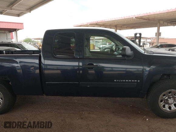 2007 Chevrolet Silverado 1500 1LT with VIN 2GCEK19CX71579533, listed as a IAAI auction lot 42247899 with 173,614 mi miles and . Bid and sale history available at DreamBid. Image 13.