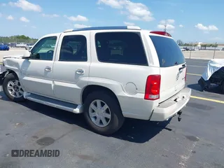 2005 Cadillac Escalade with VIN 1GYEC63T65R154327, listed as a IAAI auction lot 42286355 with Not provided miles and . Bid and sale history available at DreamBid. Image 3.