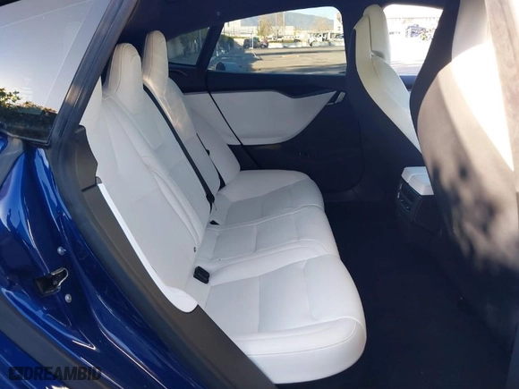 2019 Tesla Model S 75D with VIN 5YJSA1E27KF333645, listed as a IAAI auction lot 41647989 with 52,528 mi miles. Bid and sale history available at carsss.com. Image 8.