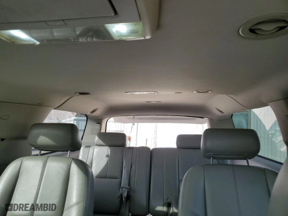 2007 Chevrolet Suburban LS with VIN 3GNFC16087G116204, listed as a Copart auction lot 85556284 with 212,001 mi miles and Salvage Title. Bid and sale history available at carsss.com. Image 10.