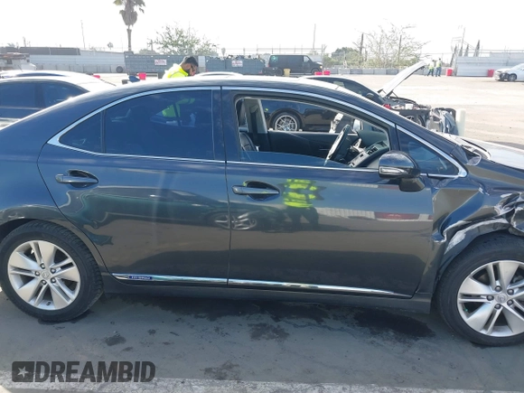 2010 Lexus HS 250h with VIN JTHBB1BAXA2008139, listed as a IAAI auction lot 41695056 with 129,505 mi miles. Bid and sale history available at carsss.com. Image 13.