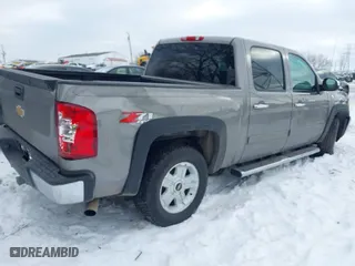 2012 Chevrolet Silverado 1500 LT with VIN 1GCPKSE71CF189169, listed as a IAAI auction lot 41337372 with 106,570 mi miles. Bid and sale history available at carsss.com. Image 4.