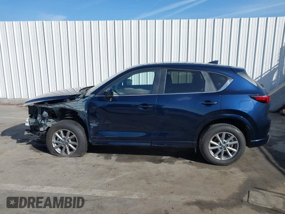 2025 Mazda CX-5 2.5 S Preferred Package with VIN JM3KFBCL0S0592986, listed as a IAAI auction lot 41721362 with 972 mi miles. Bid and sale history available at carsss.com. Image 15.
