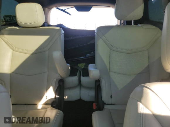 2020 Cadillac XT6 AWD Sport z VIN 1GYKPGRS3LZ103327, wystawiony jako Copart lot #85308464 z przebiegiem 106 061 mil mil oraz Szkody całkowita. Historia ofert i sprzedaży dostępna na DreamBid. Obrazek 10.