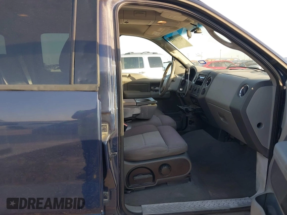2004 Ford F-150 XLT with VIN 1FTPW12564KC50039, listed as a IAAI auction lot 42011854 with 276,885 mi miles and . Bid and sale history available at DreamBid. Image 5.