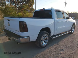 2019 Ram 1500 Big Horn z VIN 1C6SRFFT2KN659701, wystawiony jako IAAI lot #42051736 z przebiegiem 165 542 mil mil oraz . Historia ofert i sprzedaży dostępna na DreamBid. Obrazek 4.