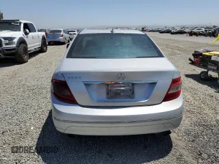 2008 Mercedes-Benz C 300 Sport z VIN WDDGF54X98F065106, wystawiony jako Copart lot #61669995 z przebiegiem 197 374 mil mil oraz Czysty tytuł • Clean title. Historia ofert i sprzedaży dostępna na DreamBid. Obrazek 6.