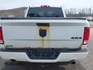 2015 Ram 1500 Express z VIN 1C6RR7KT3FS647476, wystawiony jako IAAI lot #41987391 z przebiegiem 150 000 mil mil oraz . Historia ofert i sprzedaży dostępna na DreamBid. Obrazek 17.