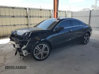 2022 Mercedes-Benz CLA 250 z VIN W1K5J4GB8NN267114, wystawiony jako Copart lot #51898215 z przebiegiem 29 264 mil mil oraz Nie do naprawy • Non repairable. Historia ofert i sprzedaży dostępna na DreamBid. Obrazek 1.