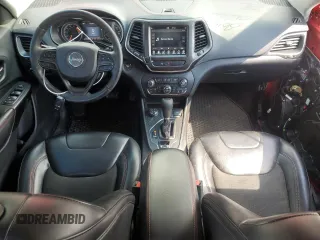 2019 Jeep Cherokee Trailhawk с VIN 1C4PJMBX3KD256495, выставлен на аукционе Copart как лот 56122695 с пробегом 98 786 миль миль и Списание • Salvage title. История ставок и продаж доступна на DreamBid. Изображение 8.