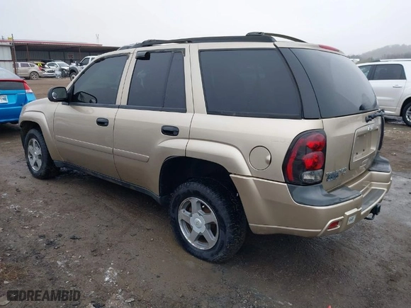 2006 Chevrolet TrailBlazer LT with VIN 1GNDT13S362170367, listed as a IAAI auction lot 41499429 with 180,692 mi miles. Bid and sale history available at carsss.com. Image 3.