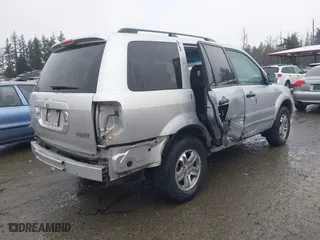 2005 Honda Pilot EX-L with NAVI with VIN 2HKYF18705H560698, listed as a IAAI auction lot 41219235 with 44,448 mi miles. Bid and sale history available at carsss.com. Image 4.
