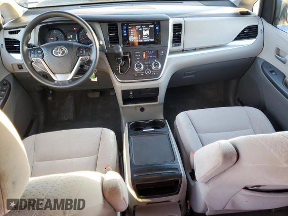 2015 Toyota Sienna LE AAS z VIN 5TDKK3DC4FS542670, wystawiony jako Copart lot #85658924 z przebiegiem 89 845 mil mil oraz Szkoda całkowita • Salvage title. Historia ofert i sprzedaży dostępna na DreamBid. Obrazek 8.