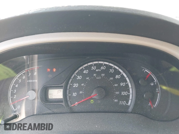2014 Toyota Sienna LE AAS z VIN 5TDKK3DC9ES454227, wystawiony jako IAAI lot #42030131 z przebiegiem 107 392 mil mil oraz . Historia ofert i sprzedaży dostępna na DreamBid. Obrazek 7.