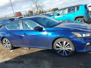 2021 Nissan Altima 2.5 SR with VIN 1N4BL4CV1MN326922, listed as a IAAI auction lot 40774995 with 60,244 mi miles. Bid and sale history available at carsss.com. Image 13.