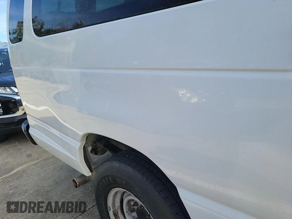 2013 Ford Econoline Passenger XL z VIN 1FBSS3BL5DDA49371, wystawiony jako IAAI lot #42520998 z przebiegiem 62 763 mil mil oraz . Historia ofert i sprzedaży dostępna na DreamBid. Obrazek 7.