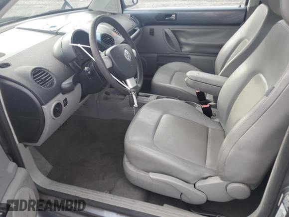 2006 Volkswagen New Beetle Coupe with VIN 3VWRW31C06M403608, listed as a Copart auction lot 82308844 with 125,255 mi miles and Salvage Title. Bid and sale history available at carsss.com. Image 7.