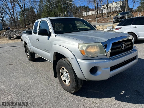 2008 Toyota Tacoma with VIN 5TEUX42NX8Z549228, listed as a Copart auction lot 52758635 with 227,775 mi miles and Clean Title. Bid and sale history available at carsss.com. Image 4.