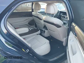 2018 Genesis G90 3.3T Premium with VIN KMHG34JA5JU043341, listed as a IAAI auction lot 41272841 with 33,527 mi miles. Bid and sale history available at carsss.com. Image 8.