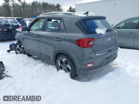 2021 Hyundai Venue Denim z VIN KMHRC8A31MU093143, wystawiony jako IAAI lot #41541572 z przebiegiem 24 804 mil mil oraz . Historia ofert i sprzedaży dostępna na DreamBid. Obrazek 3.
