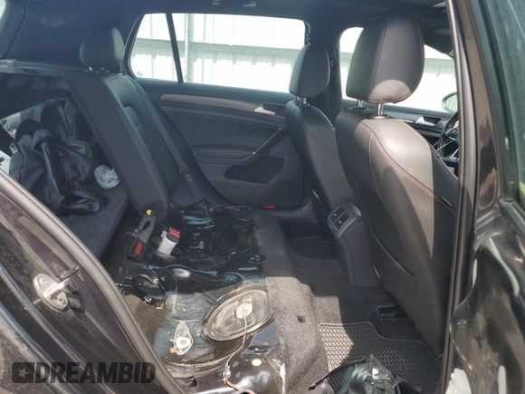 2018 Volkswagen GTI S z VIN 3VW547AU2JM288605, wystawiony jako Copart lot #53961235 z przebiegiem 121 304 mil mil oraz Szkoda całkowita • Salvage title. Historia ofert i sprzedaży dostępna na DreamBid. Obrazek 10.