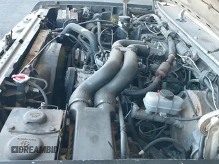 1990 Ford F-250 z VIN 1FTHX25G0LKA12948, wystawiony jako IAAI lot #43045935 z przebiegiem 3 604 mil mil oraz . Historia ofert i sprzedaży dostępna na DreamBid. Obrazek 15.