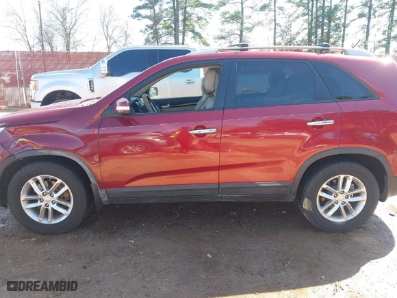 2014 Kia Sorento LX with VIN 5XYKT3A61EG528538, listed as a IAAI auction lot 41676731 with NaN miles. Bid and sale history available at carsss.com. Image 14.