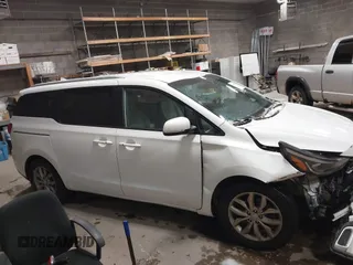 2019 Kia Sedona LX with VIN KNDMB5C11K6500813, listed as a IAAI auction lot 41570570 with 104,480 mi miles. Bid and sale history available at carsss.com. Image 13.
