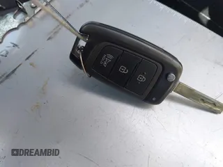 2023 Hyundai Santa Fe SE z VIN 5NMS14AJ6PH631267, wystawiony jako IAAI lot #42053761 z przebiegiem 17 880 mil mil oraz . Historia ofert i sprzedaży dostępna na DreamBid. Obrazek 11.