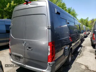 2021 Mercedes-Benz Sprinter with VIN W1W9ED3YXMT061558, listed as a Copart auction lot 53903504 with 19,035 mi miles and Clean Title. Bid and sale history available at DreamBid. Image 4.