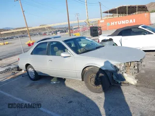 1997 Toyota Camry LE с VIN JT2BG22K3V0017020, выставлен на аукционе IAAI как лот 42452535 с пробегом 195 815 миль миль и . История ставок и продаж доступна на DreamBid. Изображение 14.