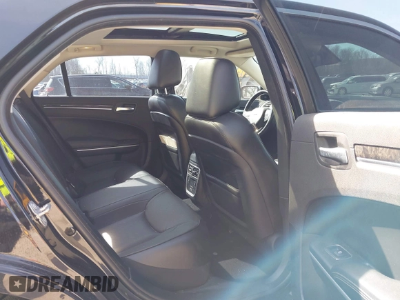 2019 Chrysler 300 Limited with VIN 2C3CCAKGXKH569123, listed as a IAAI auction lot 41786636 with 63,540 mi miles. Bid and sale history available at carsss.com. Image 8.