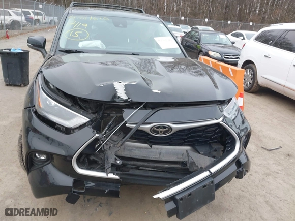 2021 Toyota Highlander L with VIN 5TDBZRBH5MS553042, listed as a IAAI auction lot 41611610 with 83,553 mi miles. Bid and sale history available at carsss.com. Image 12.