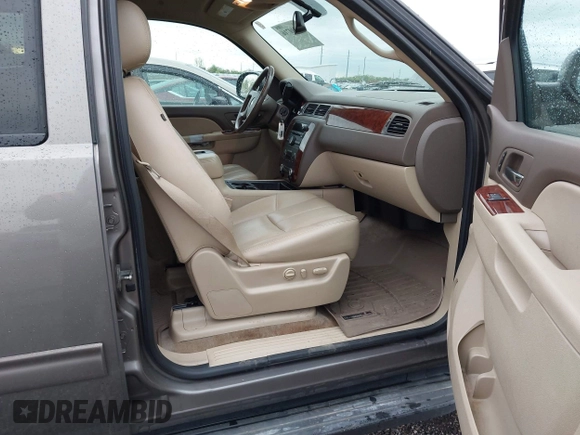 2012 Chevrolet Suburban LT with VIN 1GNSKJE78CR270714, listed as a IAAI auction lot 42210716 with 276,882 mi miles and . Bid and sale history available at DreamBid. Image 5.