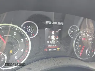 2024 Ram 2500 Tradesman z VIN 3C6UR5CL9RG245468, wystawiony jako IAAI lot #42067780 z przebiegiem 8311 mil mil oraz . Historia ofert i sprzedaży dostępna na DreamBid. Obrazek 7.