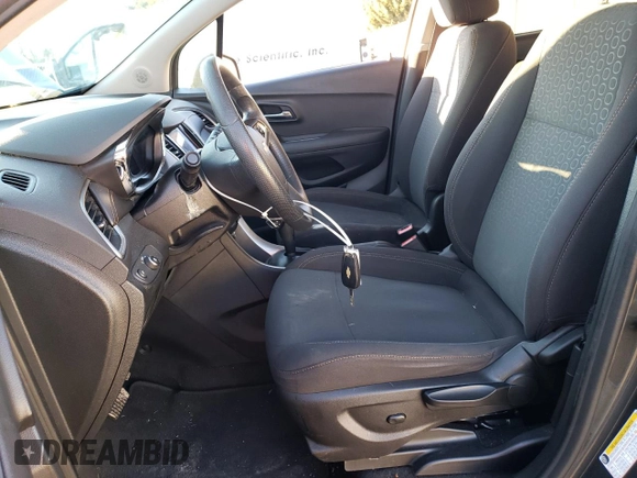2020 Chevrolet Trax LS with VIN 3GNCJNSBXLL156065, listed as a Copart auction lot 43982225 with 70,108 mi miles and Salvage Title. Bid and sale history available at carsss.com. Image 7.