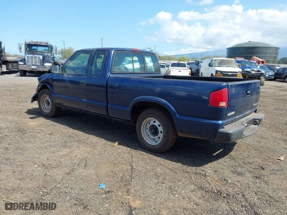 2003 Chevrolet S-10 LS with VIN 1GCCS19X238174168, listed as a IAAI auction lot 41540296 with 100,440 mi miles. Bid and sale history available at carsss.com. Image 3.